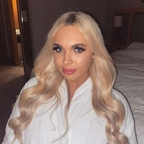 ella_wag Profile Picture