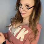 glassescutie24 Profile Picture