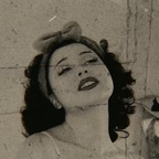 hedy.noir Profile Picture