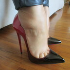 queen_b_heels Profile Picture