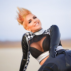 shoesandcleavage Profile Picture