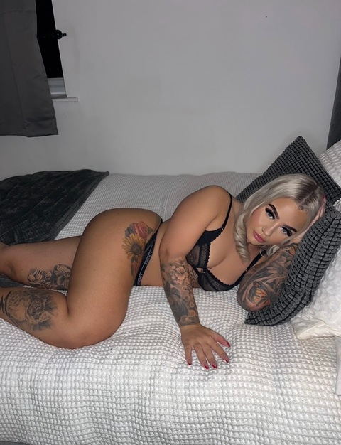 Header of tattooedblondee