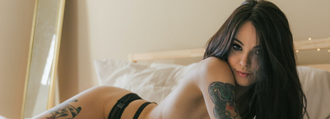 Header of vikkiblowsie