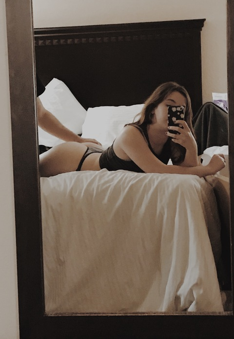 Header of vivixleigh